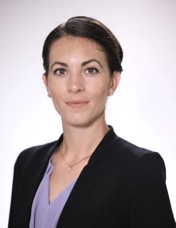 Звезделина Камелиева Каравелова